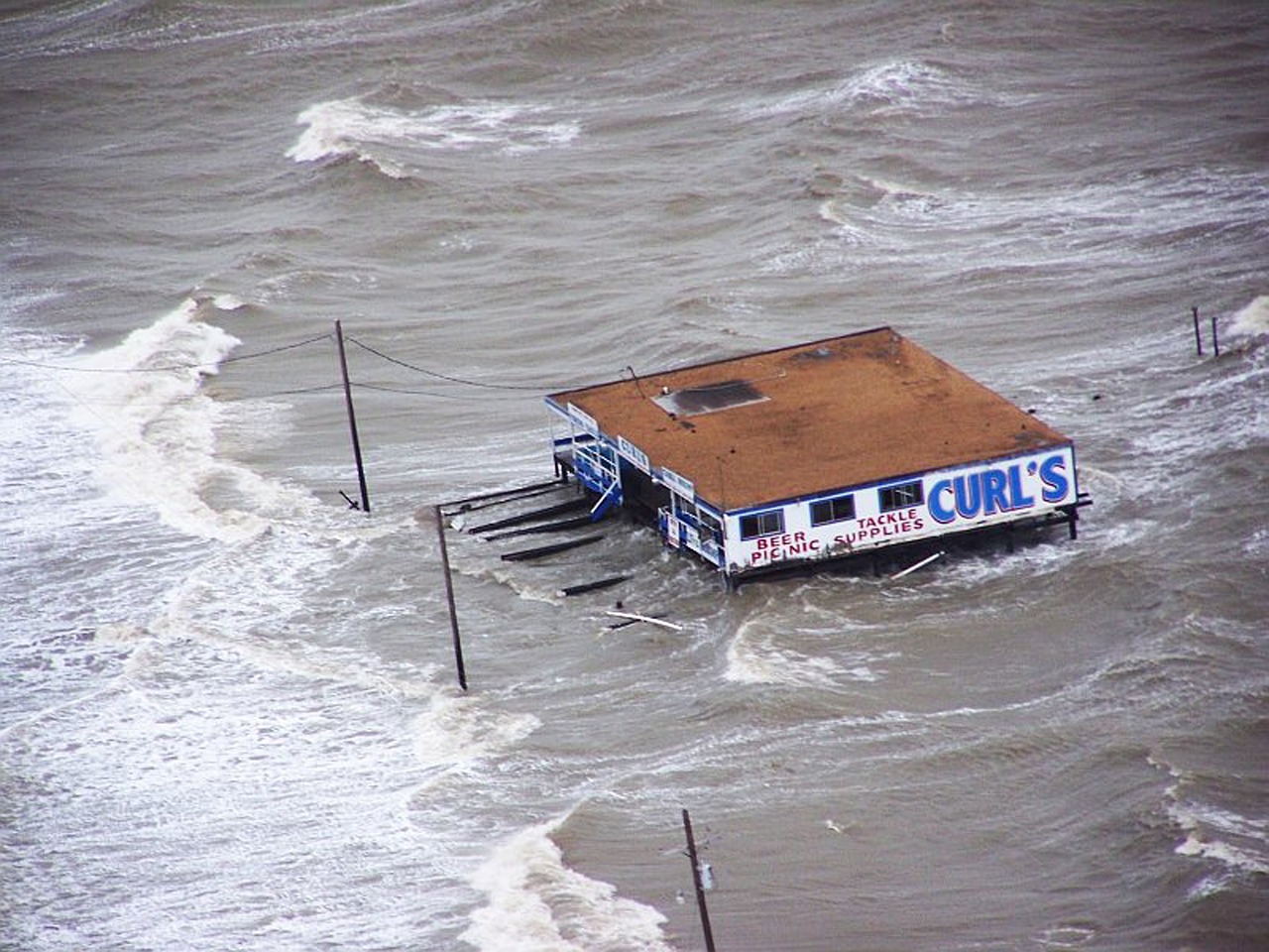 flood-664712_1280